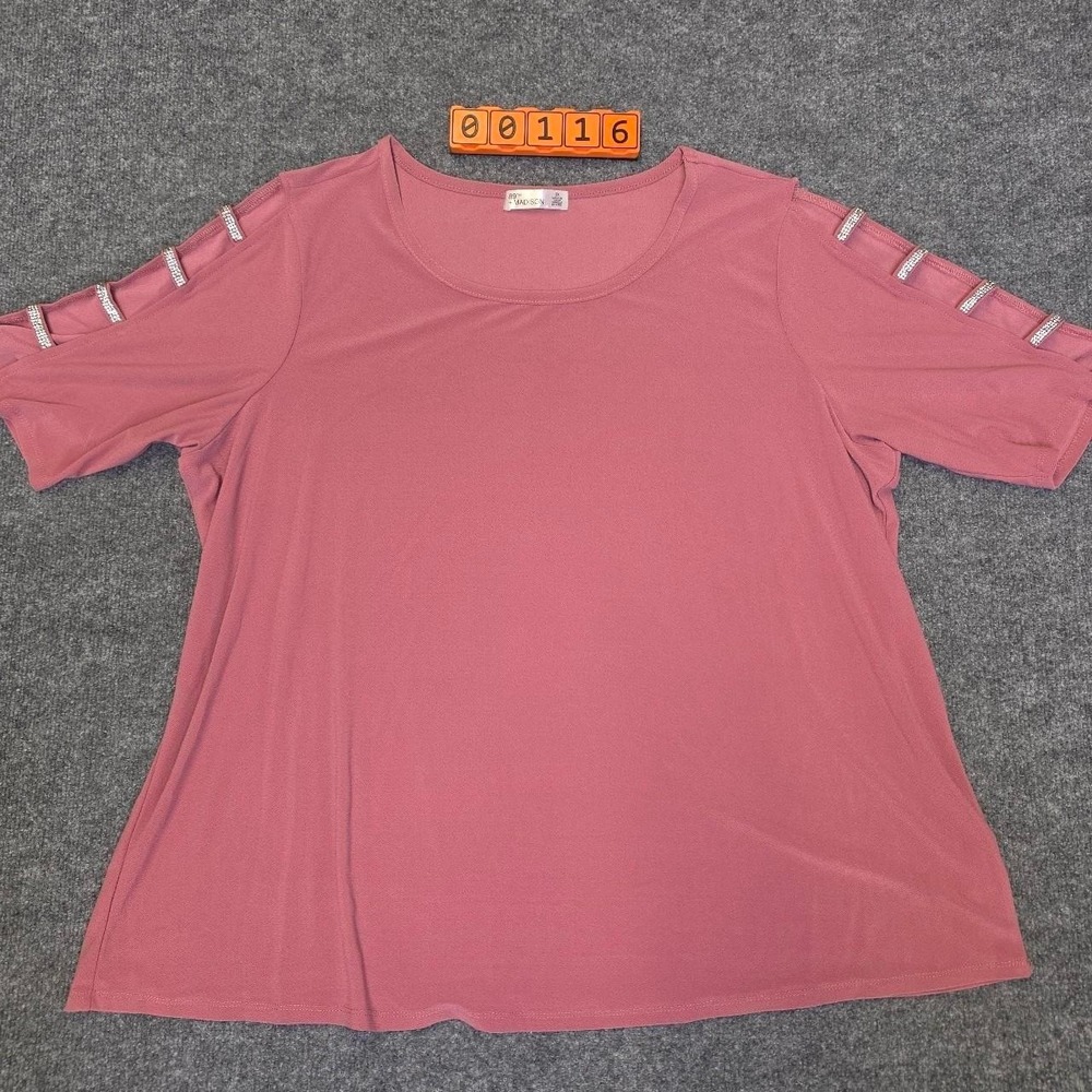 Pink 89th + Madison short sleeve top with silver rhinestone details, size 2X